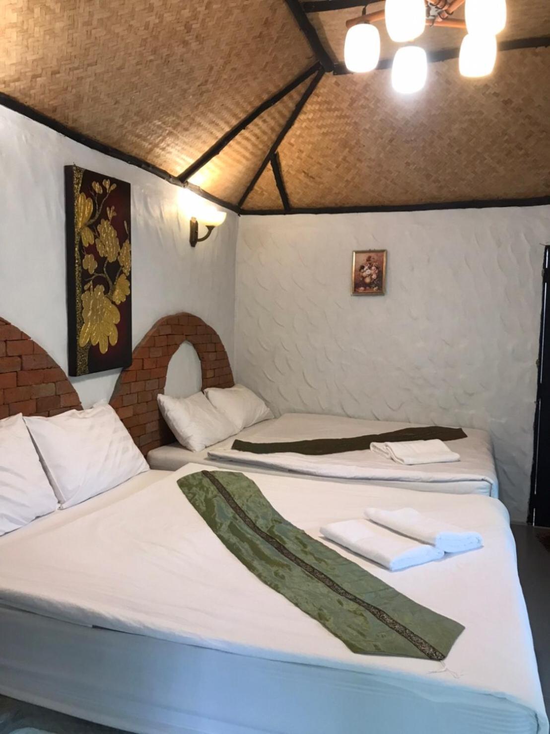 Hotel Baan Pong Tara Suan Phueng Exteriér fotografie