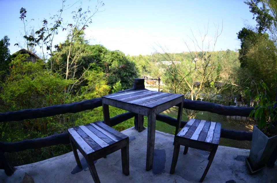 Hotel Baan Pong Tara Suan Phueng Exteriér fotografie