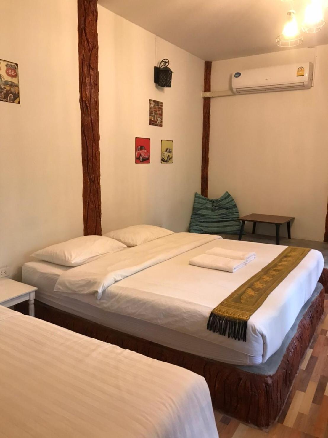 Hotel Baan Pong Tara Suan Phueng Exteriér fotografie