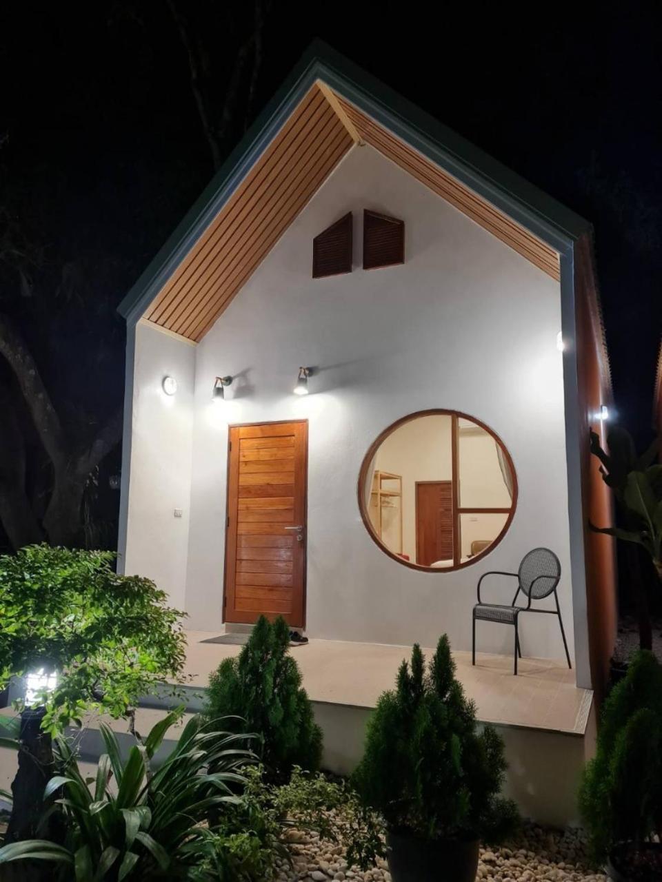 Hotel Baan Pong Tara Suan Phueng Exteriér fotografie