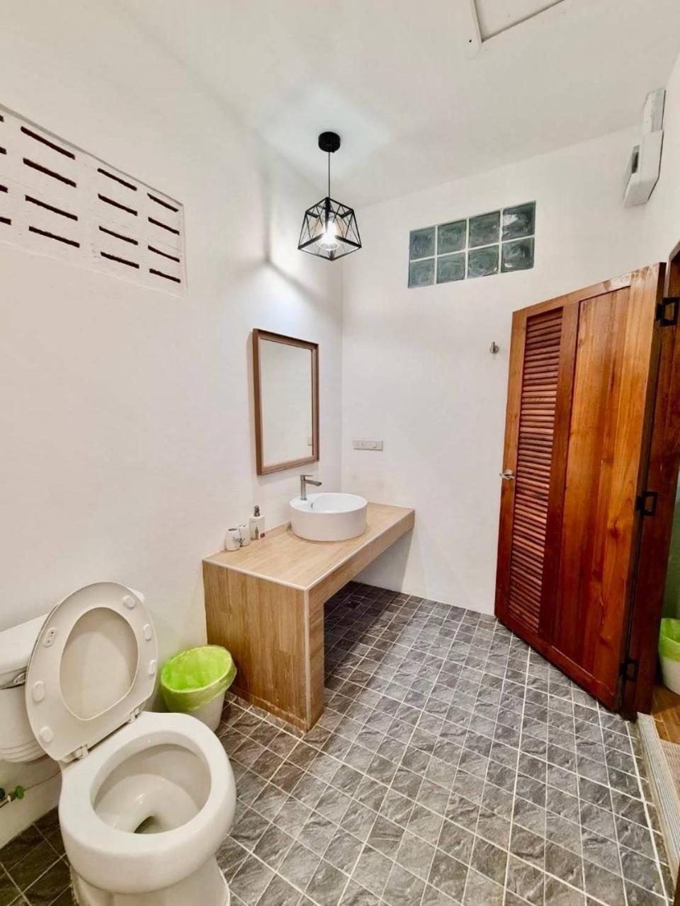 Hotel Baan Pong Tara Suan Phueng Exteriér fotografie