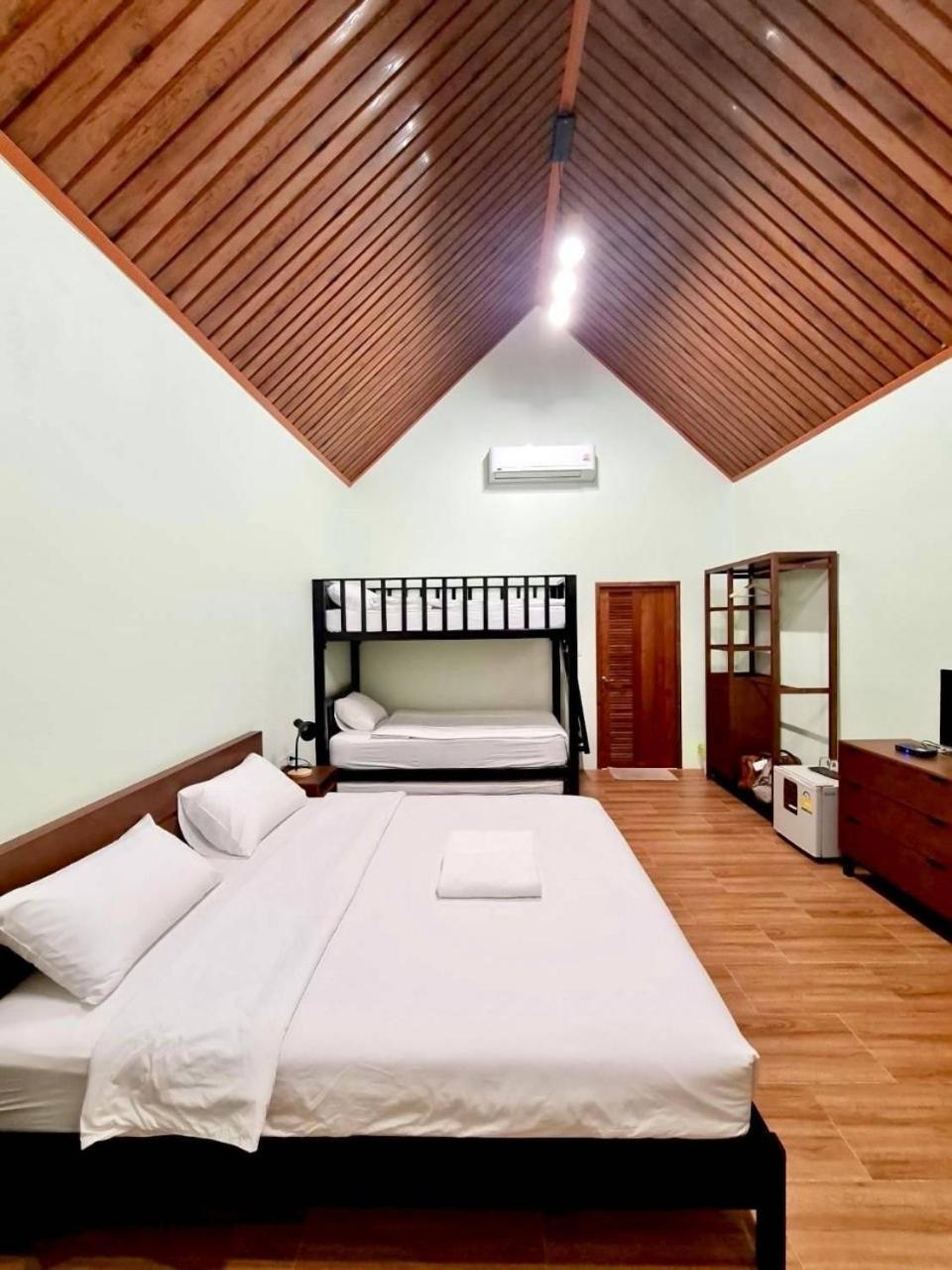 Hotel Baan Pong Tara Suan Phueng Exteriér fotografie