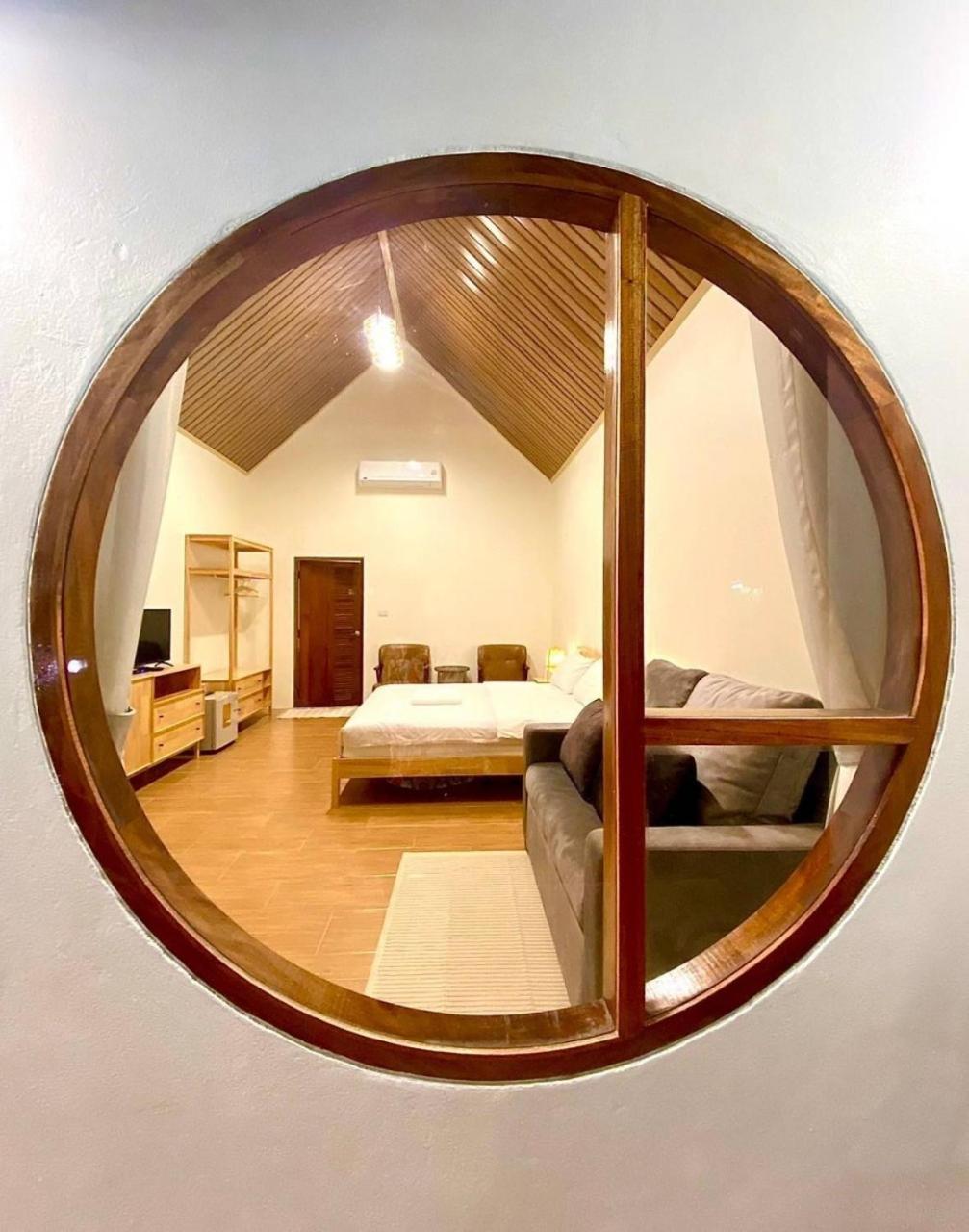 Hotel Baan Pong Tara Suan Phueng Exteriér fotografie