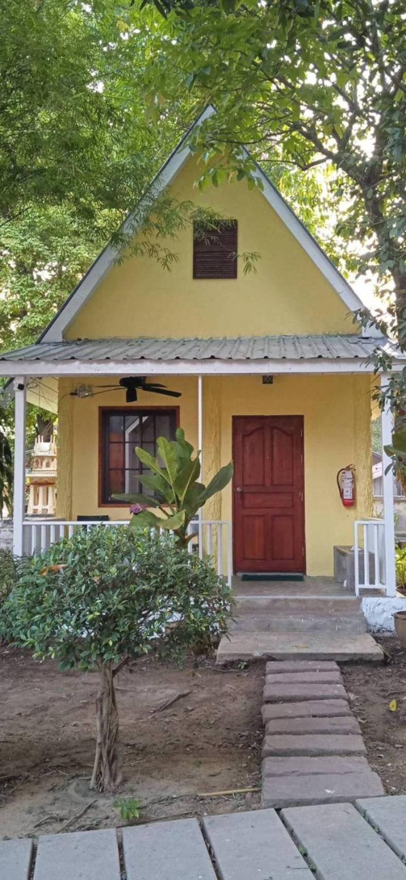 Hotel Baan Pong Tara Suan Phueng Exteriér fotografie