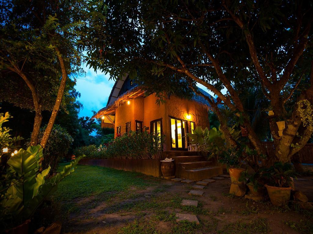 Hotel Baan Pong Tara Suan Phueng Pokoj fotografie