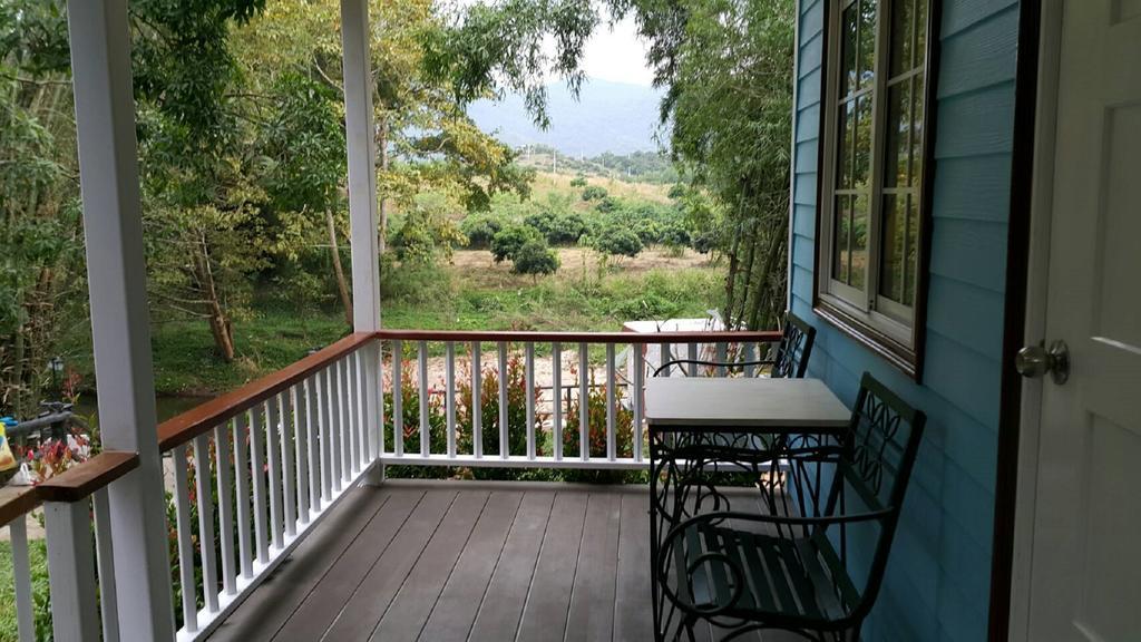Hotel Baan Pong Tara Suan Phueng Exteriér fotografie