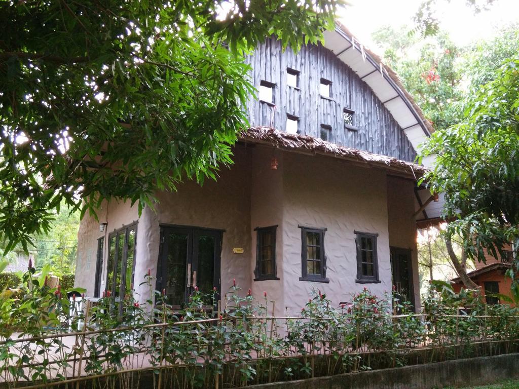 Hotel Baan Pong Tara Suan Phueng Exteriér fotografie